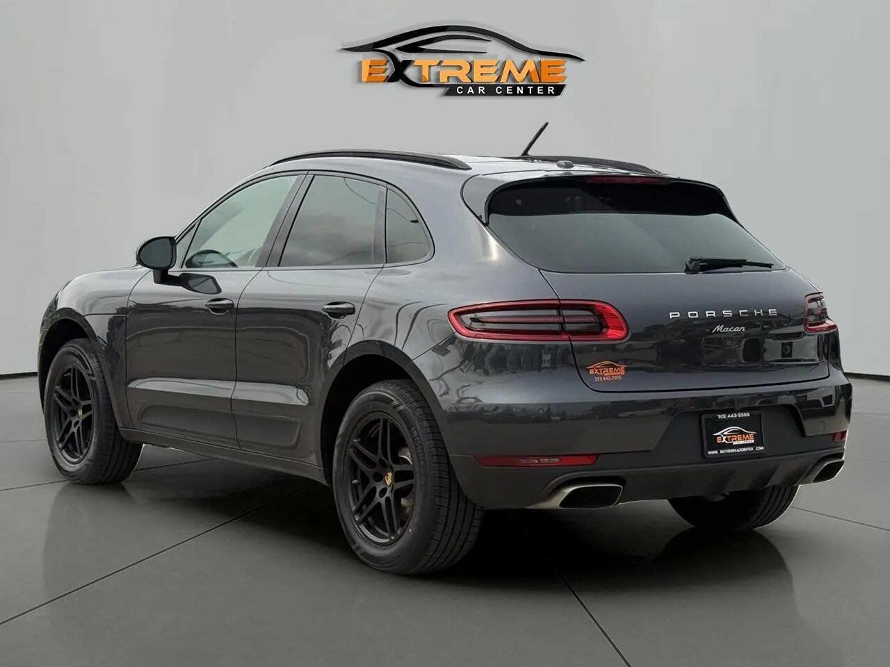 Used 2018 Porsche Macan AWD/4WD image 4
