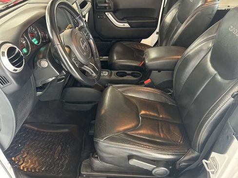 Used 2017 Jeep Wrangler Sahara w/ Dual Top Group AWD/4WD image 22