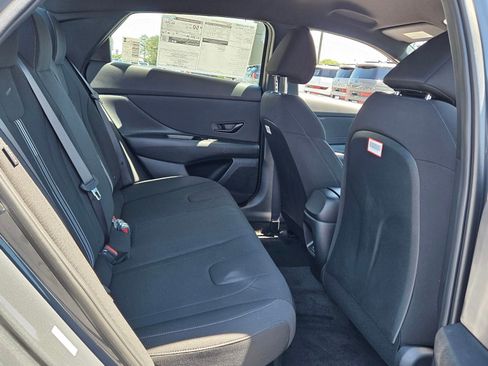 New 2025 Hyundai Elantra SEL FWD image 14