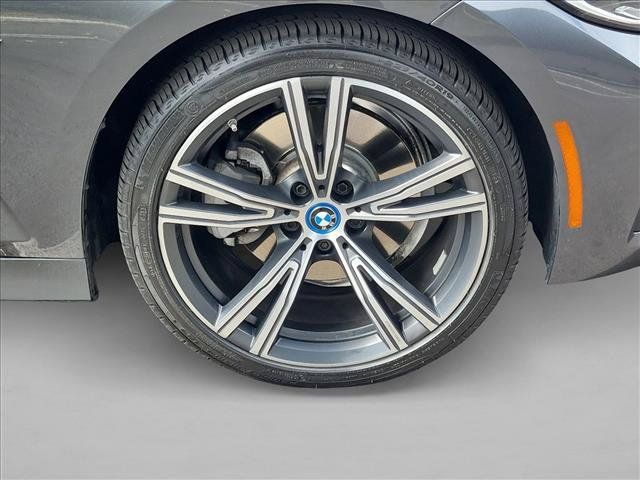 Certified 2022 BMW 330e w/ Premium Package RWD image 25