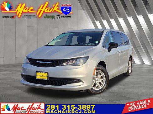 Used 2024 Chrysler Voyager LX image 1