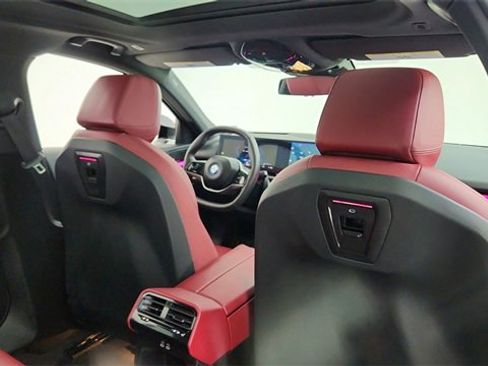 Used 2024 BMW i5 eDrive40i w/ Premium Package image 27