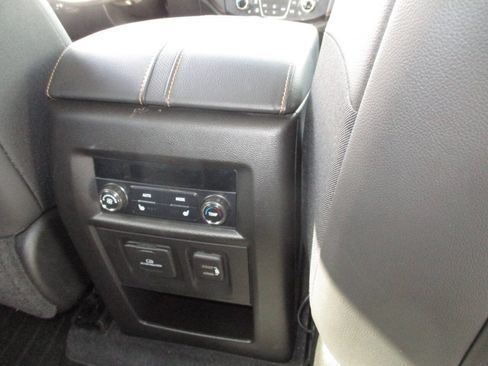 Used 2021 Chevrolet Traverse Premier AWD/4WD image 10