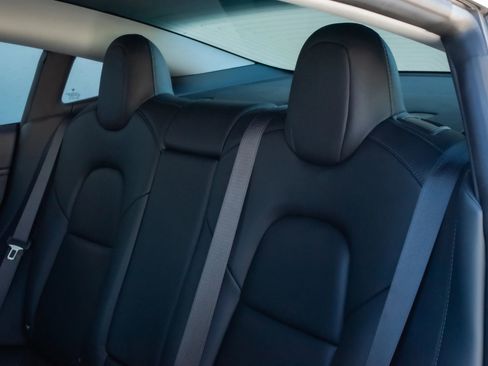 Used 2018 Tesla Model 3 Long Range image 27