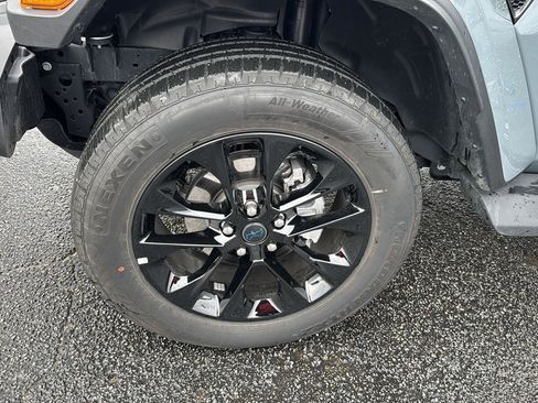 Used 2025 Jeep Wrangler Sahara image 29