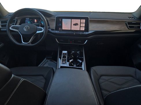 Used 2025 Volkswagen Atlas SE FWD image 11