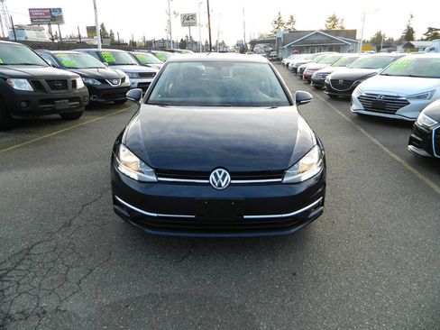 Used 2018 Volkswagen Golf S image 3
