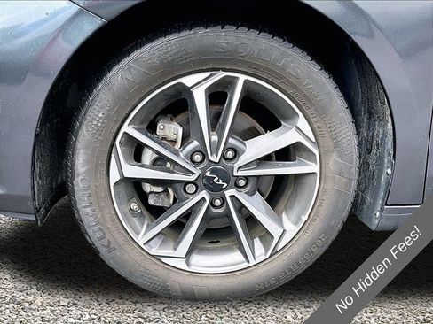 Used 2024 Kia Forte LXS FWD image 7
