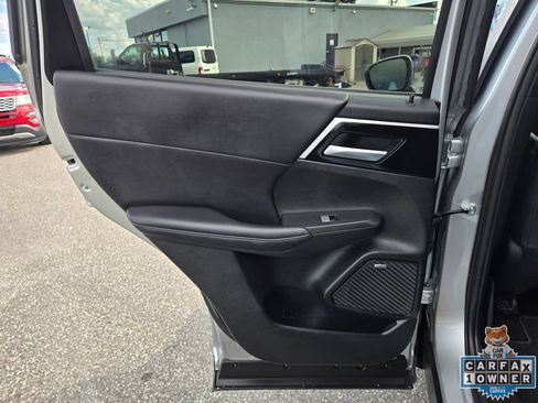 Used 2025 Mitsubishi Outlander SE FWD image 43