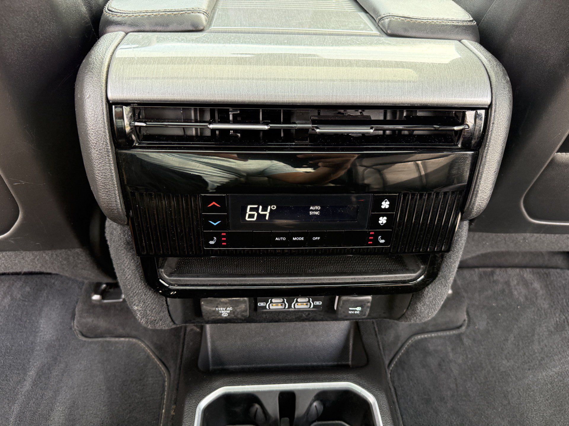 Used 2022 Jeep Wagoneer Series II AWD/4WD image 39