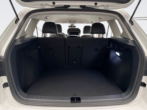 Used 2025 Volkswagen Taos SE image 21