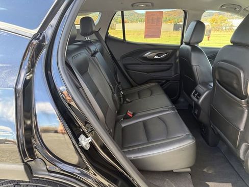 Used 2023 GMC Terrain SLT image 28