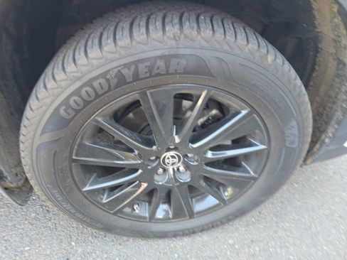 Used 2019 Toyota Highlander SE AWD/4WD image 9