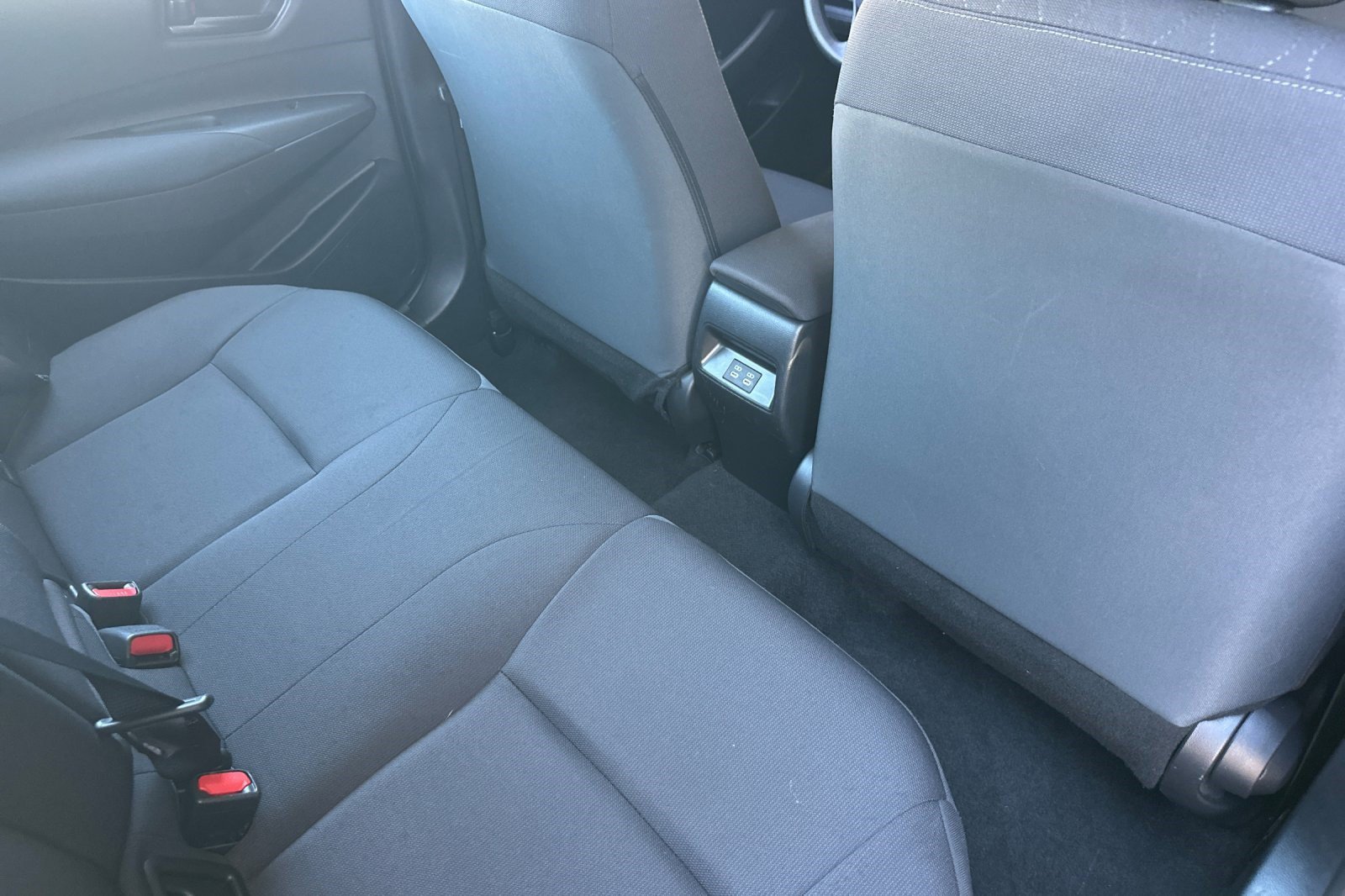 Used 2024 Toyota Corolla LE FWD image 31