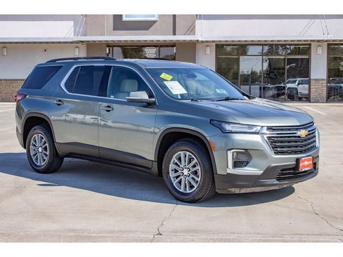 Used 2022 Chevrolet Traverse LT AWD/4WD image 2