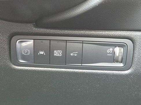 Used 2024 Chevrolet Equinox EV RS image 9