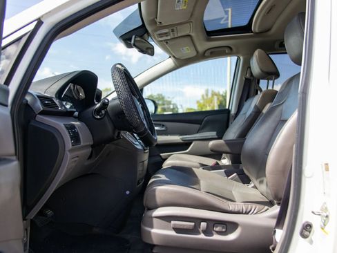 Used 2015 Honda Odyssey EX-L image 16
