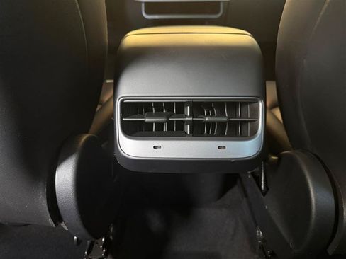 Used 2022 Tesla Model Y Performance AWD/4WD image 39
