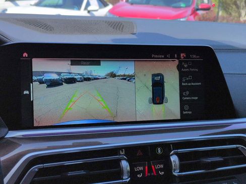 Used 2022 BMW X5 xDrive40i w/ M Sport Package image 32