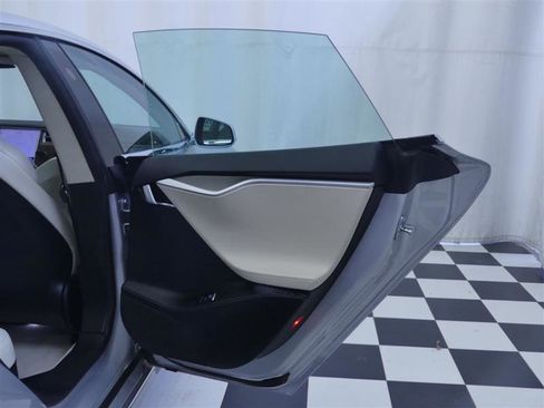 Used 2018 Tesla Model S 100D AWD/4WD image 27