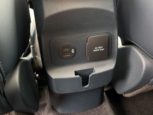 Used 2023 Ford Maverick Lariat w/ Lariat Luxury Package image 39