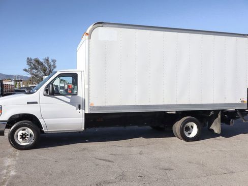 Used 2017 Ford E-450 and Econoline 450 Super Duty w/ Power Windows & Locks Group image 5
