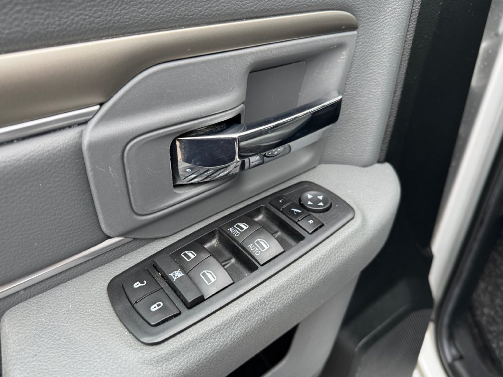 Used 2017 RAM 1500 Big Horn AWD/4WD image 18