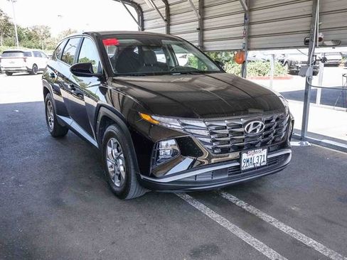 Used 2024 Hyundai Tucson SE FWD image 2