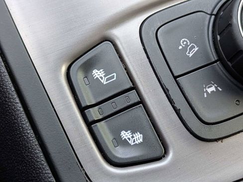 Used 2022 GMC Terrain AT4 AWD/4WD image 23