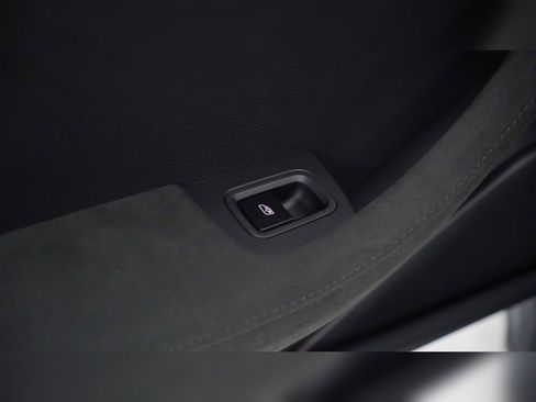 Certified 2025 Porsche Panamera 4 image 16