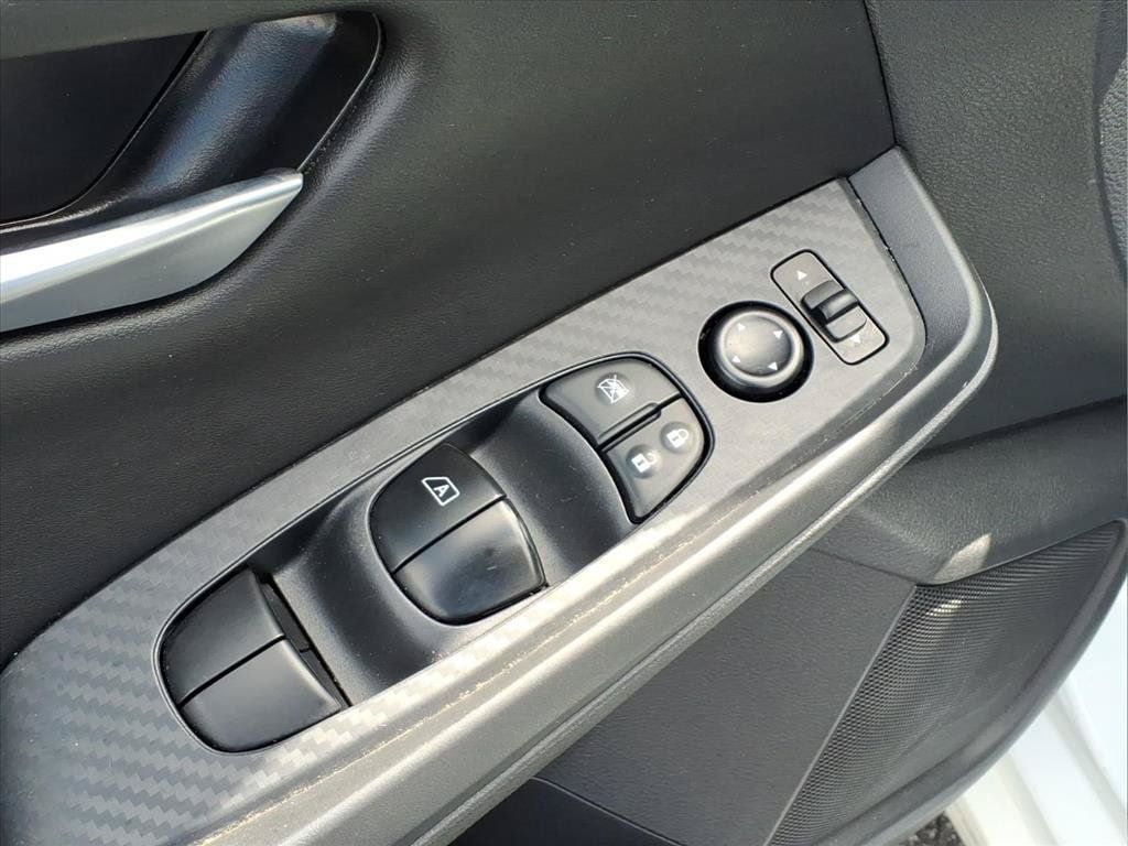Used 2025 Nissan Sentra SV FWD image 16
