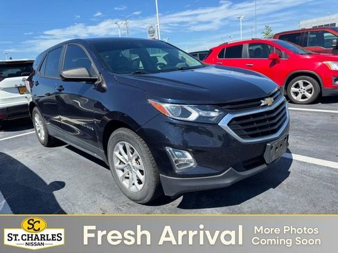 Used 2020 Chevrolet Equinox LS w/ LS Convenience Package FWD image 1