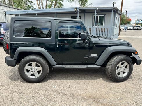 Used 2012 Jeep Wrangler Sport AWD/4WD image 8