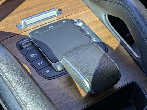 Used 2022 Mercedes-Benz GLE 450 4MATIC image 23