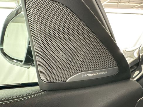 Used 2025 BMW X6 M60i w/ Executive Package image 21