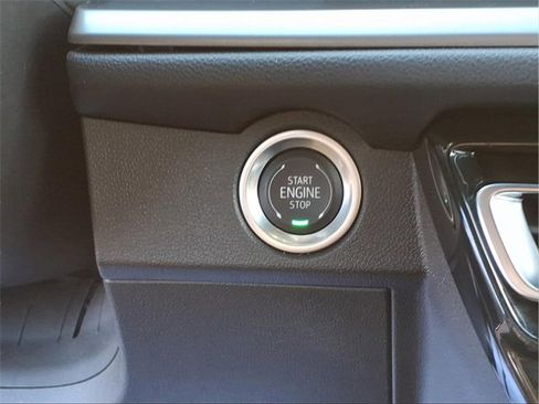 Used 2025 Chevrolet Traverse LT w/ Driver Confidence Package image 12