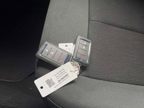 New 2025 Jeep Grand Cherokee L Laredo image 28