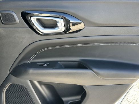 Used 2023 Jeep Compass High Altitude w/ Driver Assist Group I image 17