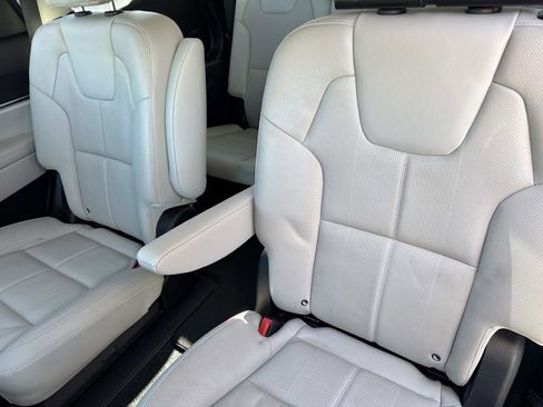 Used 2022 Kia Telluride EX w/ EX Premium Package image 14