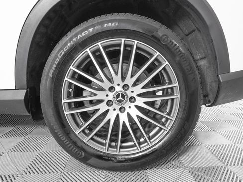 Used 2025 Mercedes-Benz GLC 300 GLC 300 image 30