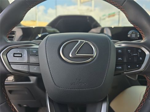 Used 2024 Lexus NX 250 FWD w/ Towing Package (2000 Lbs) image 22