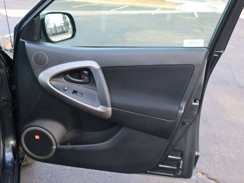 Used 2006 Toyota RAV4 Sport image 26