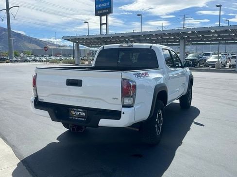 Used 2023 Toyota Tacoma TRD Off-Road w/ Technology Package AWD/4WD image 24