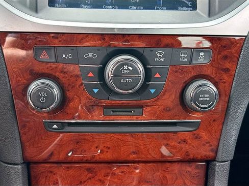 Used 2013 Chrysler 300 AWD w/ Driver Convenience Group image 16