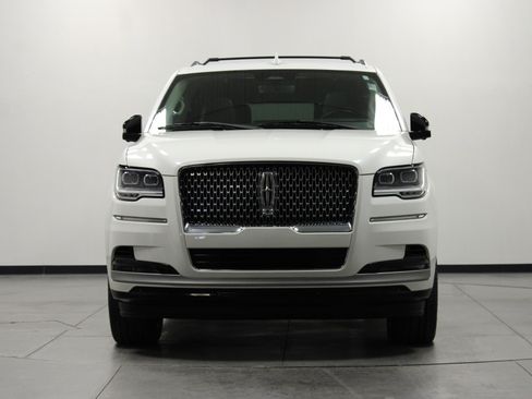 Used 2024 Lincoln Navigator L Reserve AWD/4WD image 9