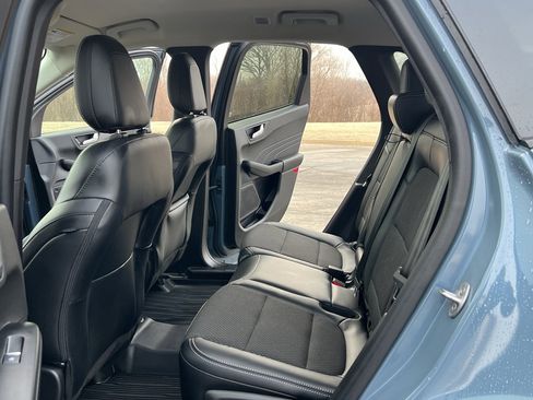 Used 2023 Ford Escape SE w/ Class II Trailer Tow Package image 34