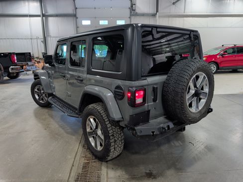 Used 2019 Jeep Wrangler Unlimited Sahara w/ Cold Weather Group AWD/4WD image 4