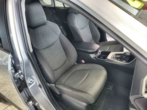 Used 2025 Toyota RAV4 XLE FWD image 24