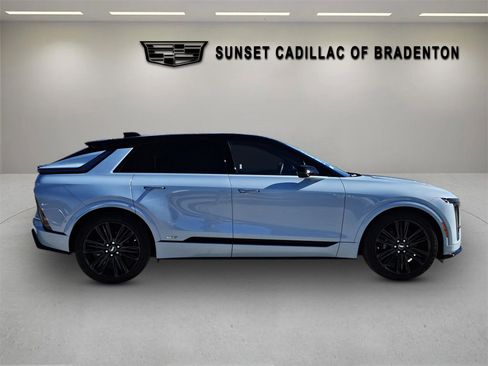New 2026 Cadillac Lyriq V AWD/4WD image 8
