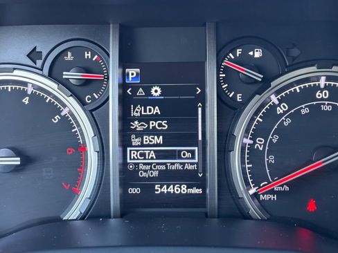 Used 2024 Toyota 4Runner TRD Off-Road AWD/4WD image 28